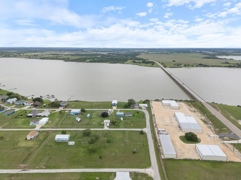 14 Calumet Drive Palacios, TX 77465