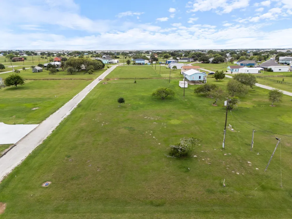 14 Calumet Drive Palacios, TX 77465