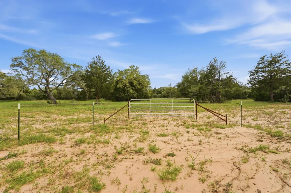 1165 Cr 213 Tract 3 Weimar, TX 78962