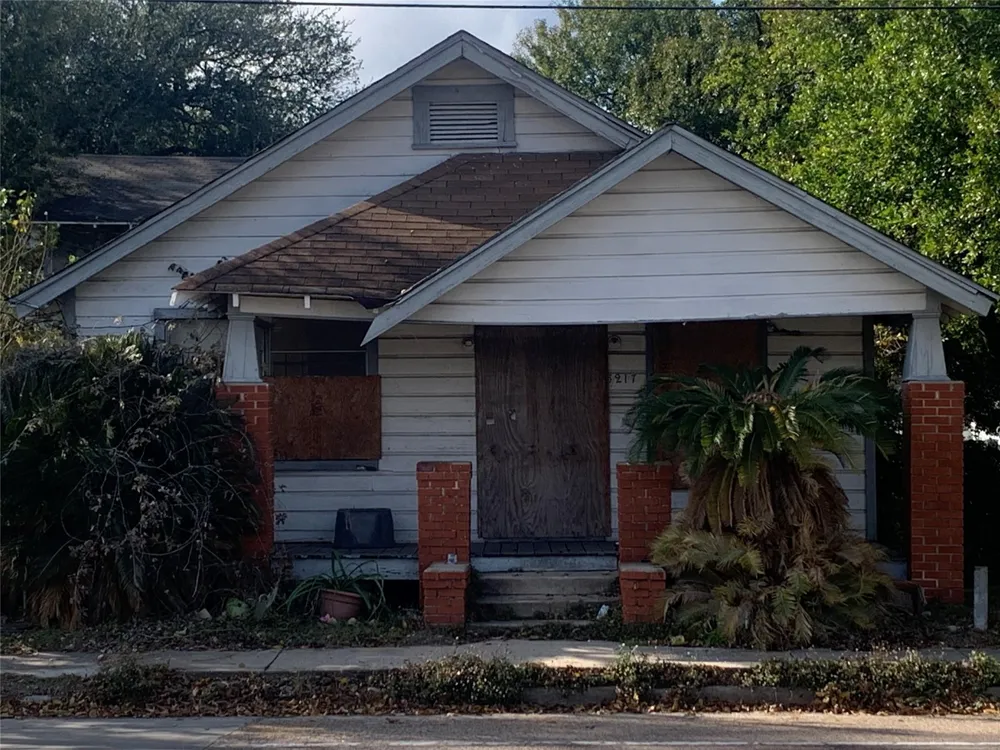 5215 Hardy Street Houston, TX 77009