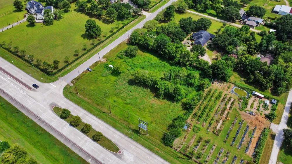 16618 County Road 831 Pearland, TX 77584