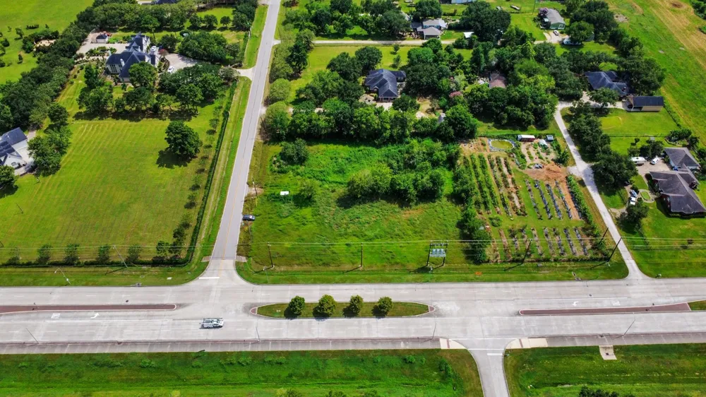 16618 County Road 831 Pearland, TX 77584