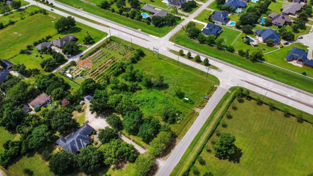 16618 County Road 831 Pearland, TX 77584