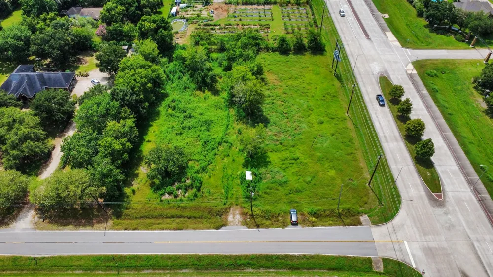 16618 County Road 831 Pearland, TX 77584