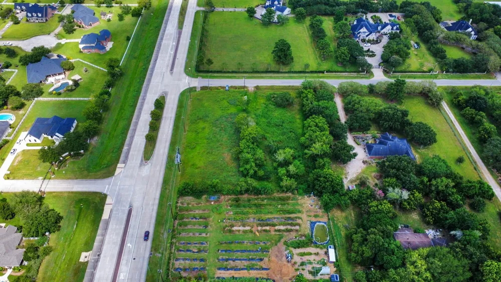16618 County Road 831 Pearland, TX 77584