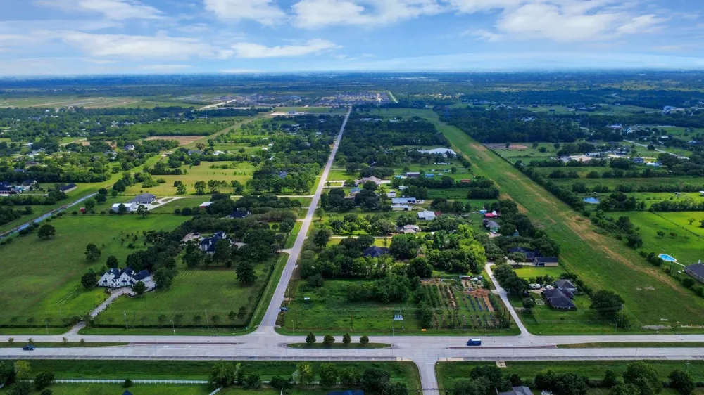16618 County Road 831 Pearland, TX 77584