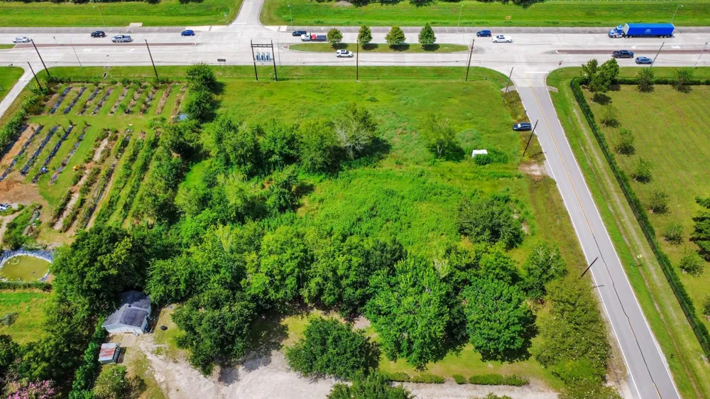 16618 County Road 831 Pearland, TX 77584