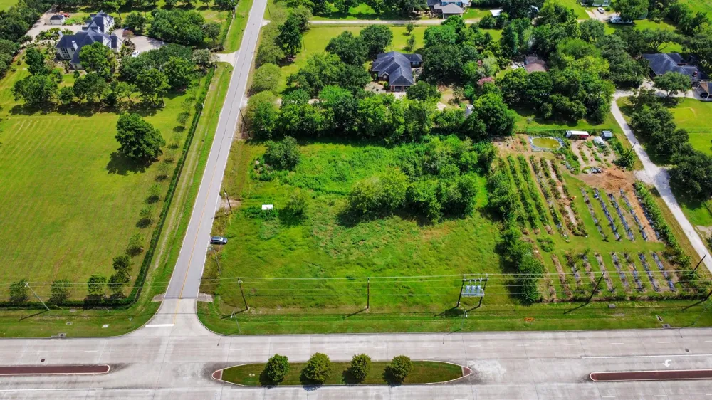 16618 County Road 831 Pearland, TX 77584