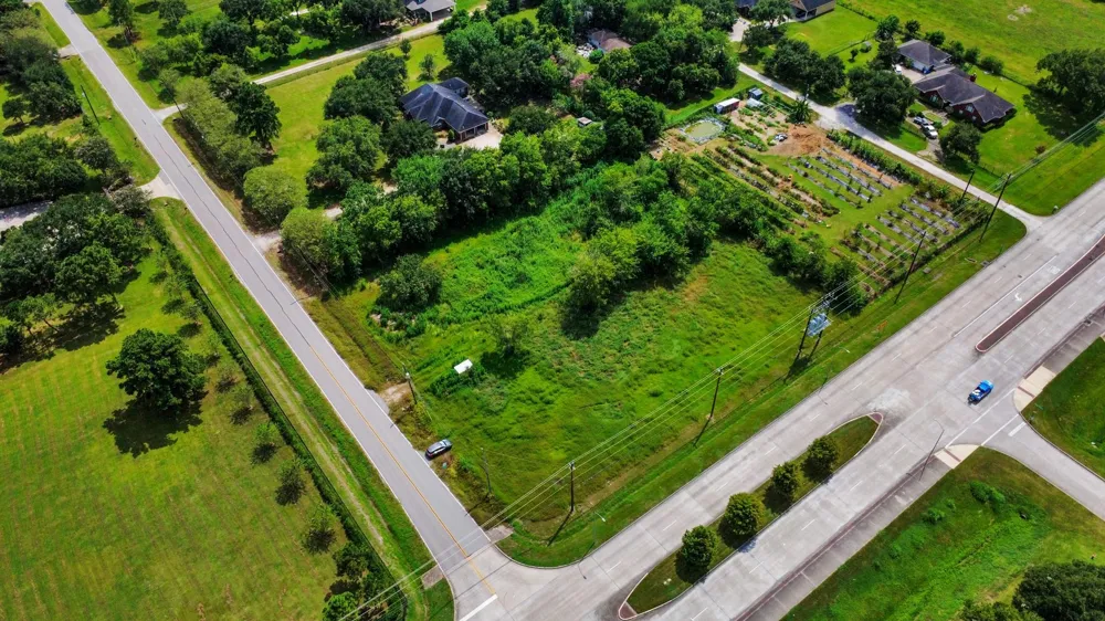 16618 County Road 831 Pearland, TX 77584