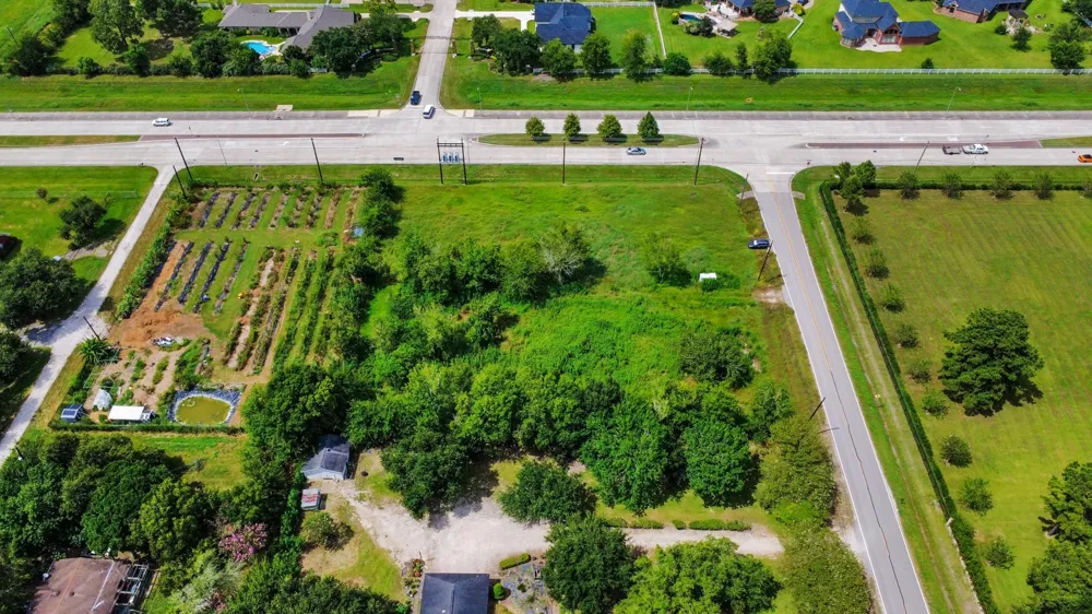 16618 County Road 831 Pearland, TX 77584