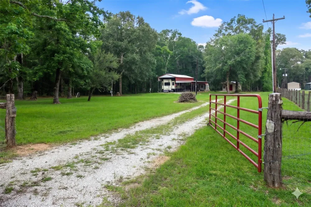 10792 Hwy 156 Coldspring, TX 77331