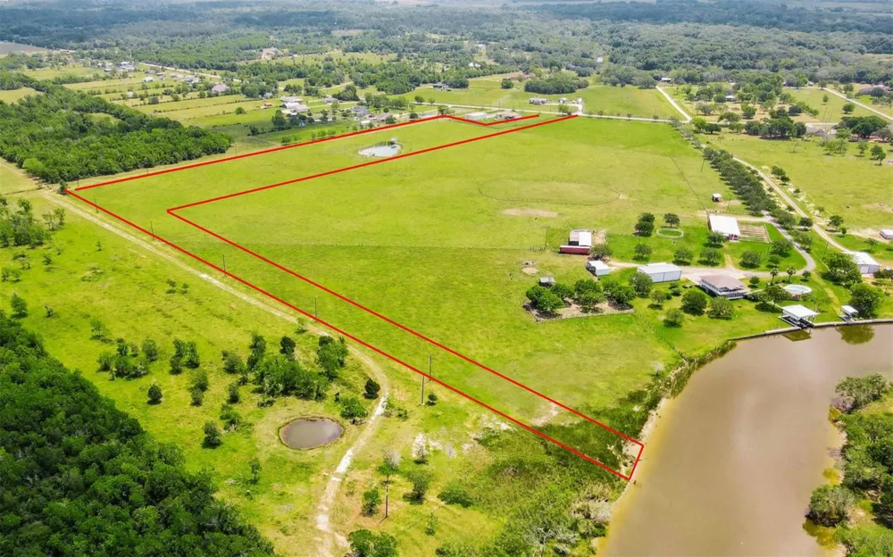 County Road 200 Alvin, TX 77511