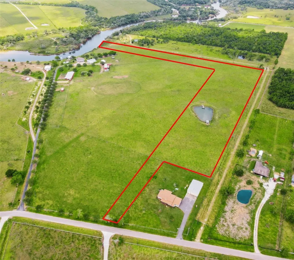County Road 200 Alvin, TX 77511