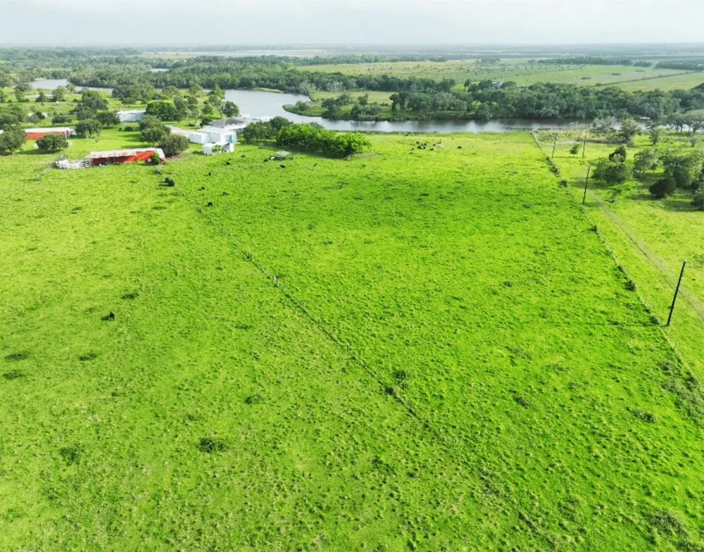 County Road 200 Alvin, TX 77511