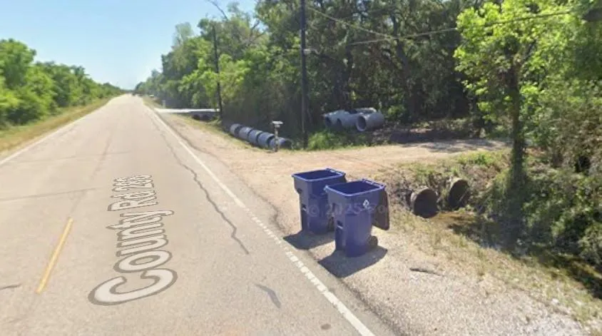 4859 County Road 288 Angleton, TX 77515