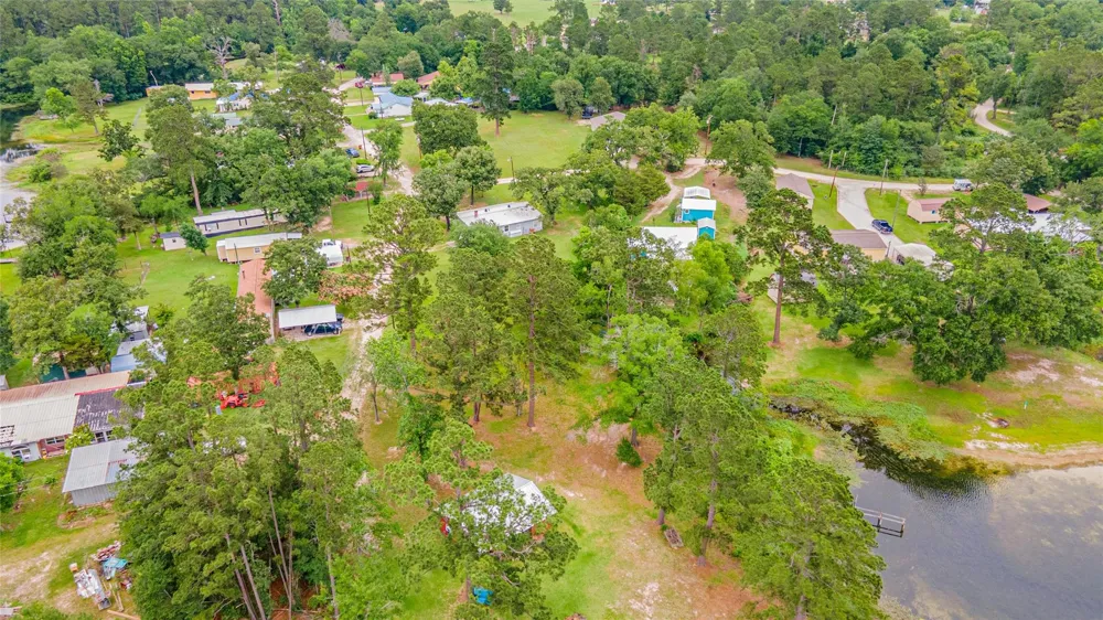 5 Big Lake Lane Huntsville, TX 77320