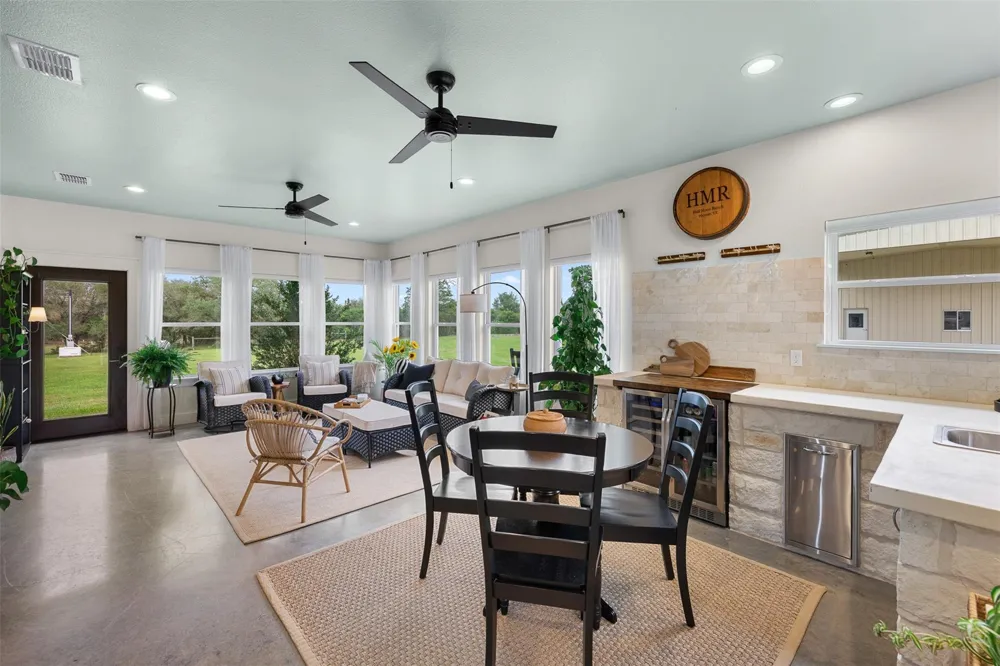 1134 Big Buck Road Weimar, TX 78962