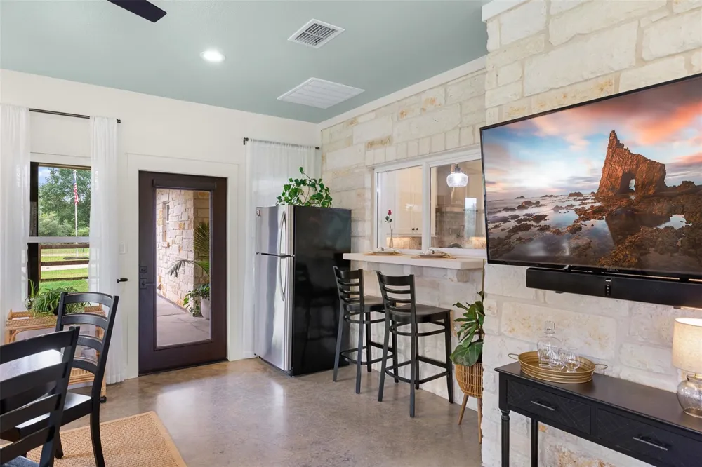 1134 Big Buck Road Weimar, TX 78962