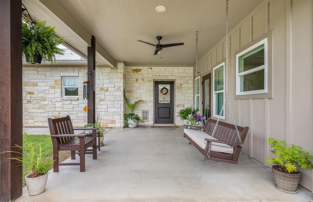 1134 Big Buck Road Weimar, TX 78962