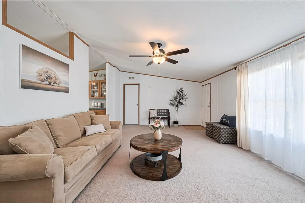 1134 Big Buck Road Weimar, TX 78962