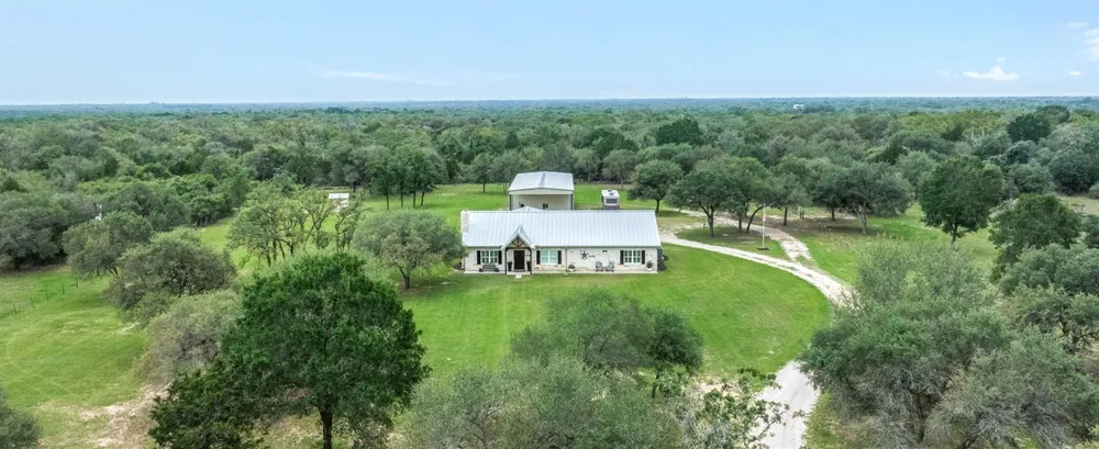 1134 Big Buck Road Weimar, TX 78962