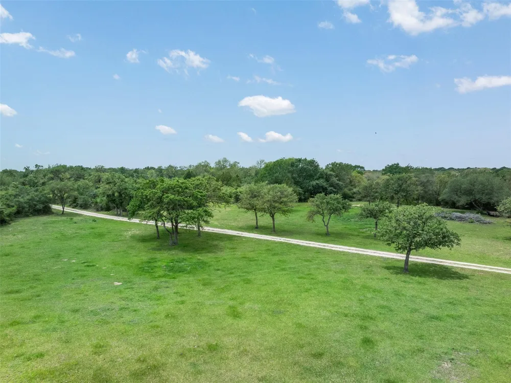 1134 Big Buck Road Weimar, TX 78962