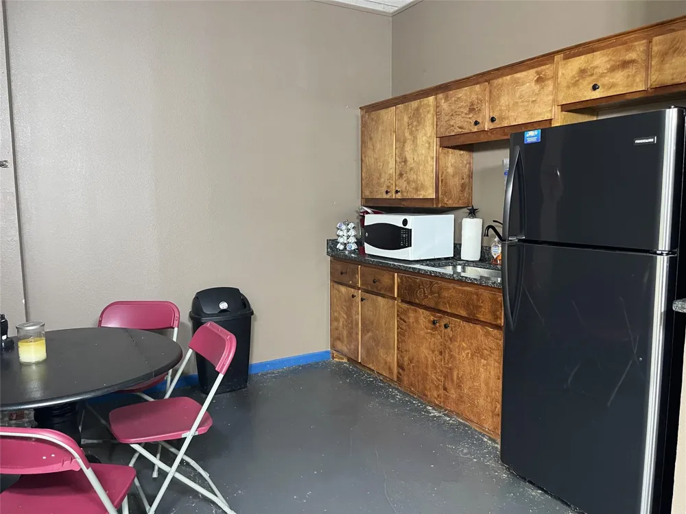 424 State Highway 75 S Fairfield, TX 75840