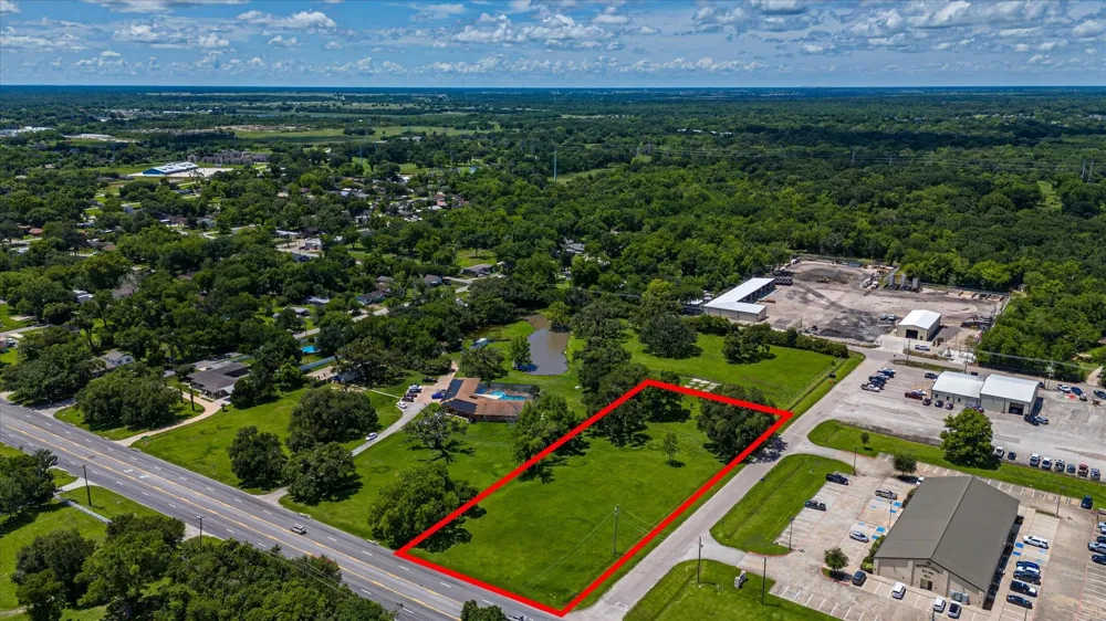1150 E Brazos Lt 2 Avenue West Columbia, TX 77486
