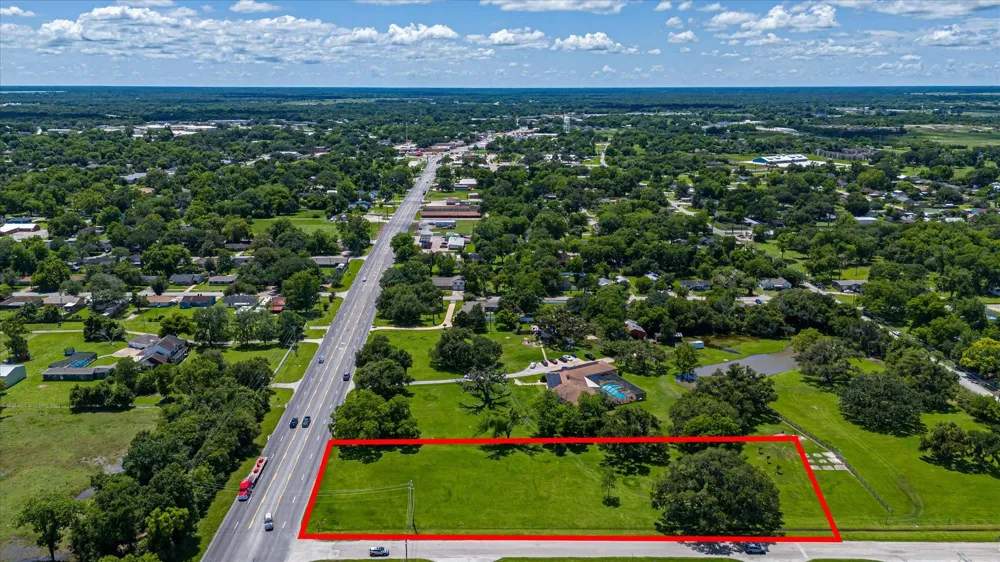 1150 E Brazos Lt 2 Avenue West Columbia, TX 77486