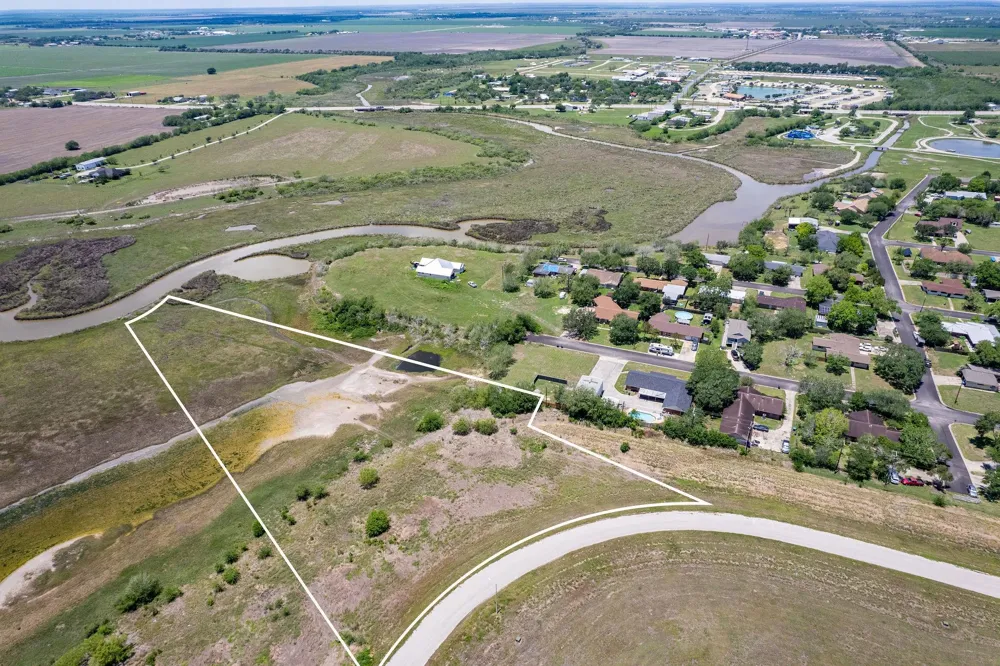 1 Redfish Retreat Drive Port Lavaca, TX 77979