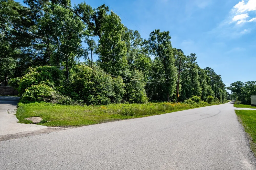 24943 Fm 2090 Road Splendora, TX 77372