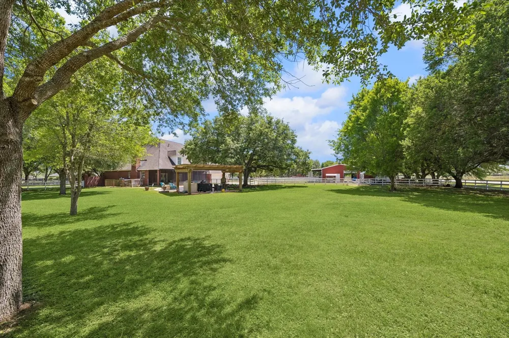 4425 Glenwood Drive Richmond, TX 77406