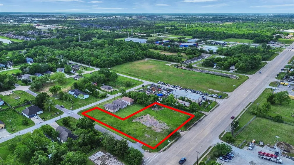2020 Highway 3 Dickinson, TX 77539