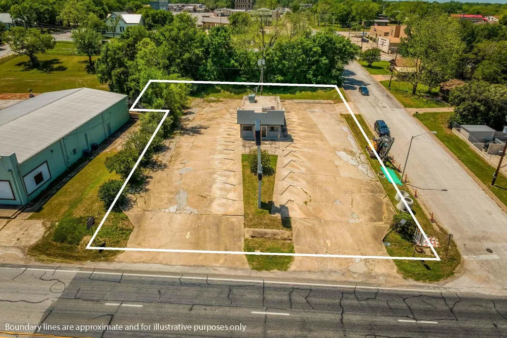 310 State Highway 36 S Caldwell, TX 77836