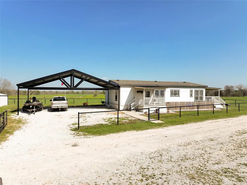 11581 County Road 419 Navasota, TX 77868