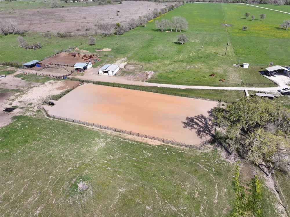 11581 County Road 419 Navasota, TX 77868