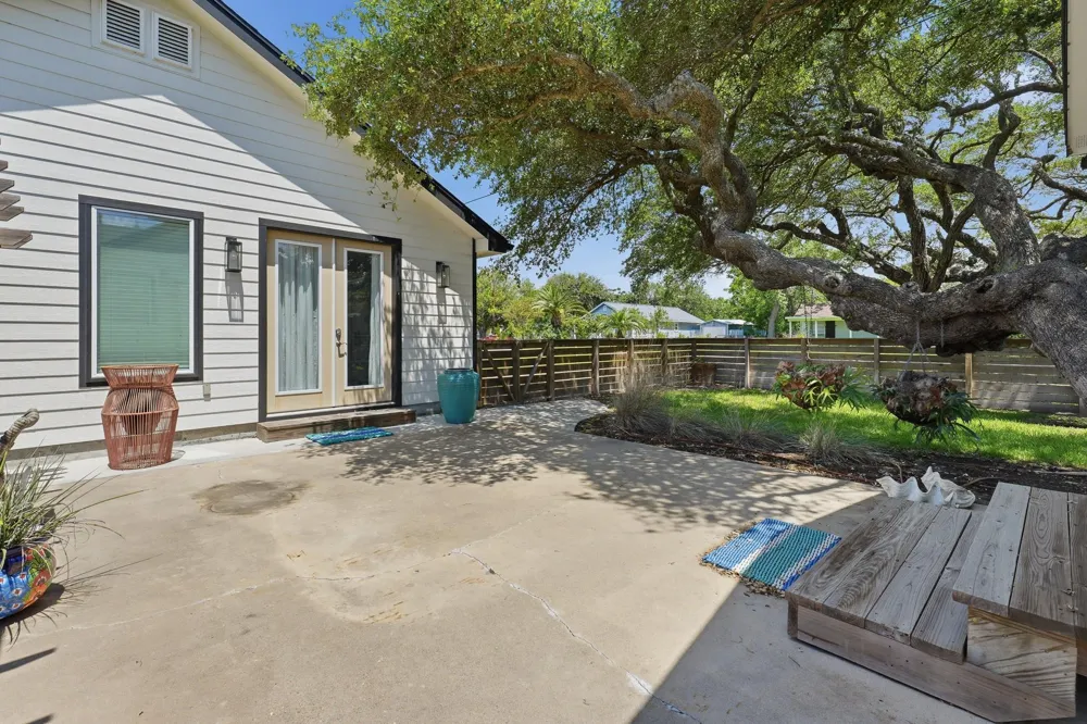 1029 Lady Claire Street Rockport, TX 78382