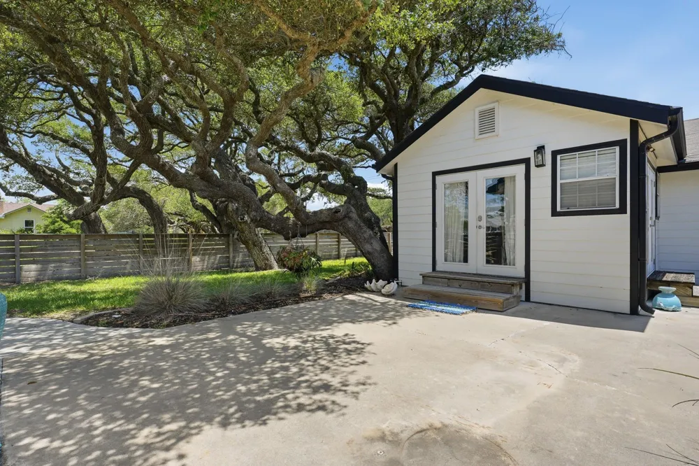 1029 Lady Claire Street Rockport, TX 78382