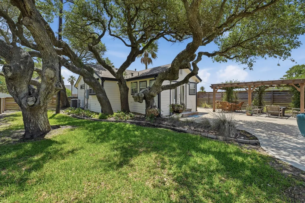 1029 Lady Claire Street Rockport, TX 78382