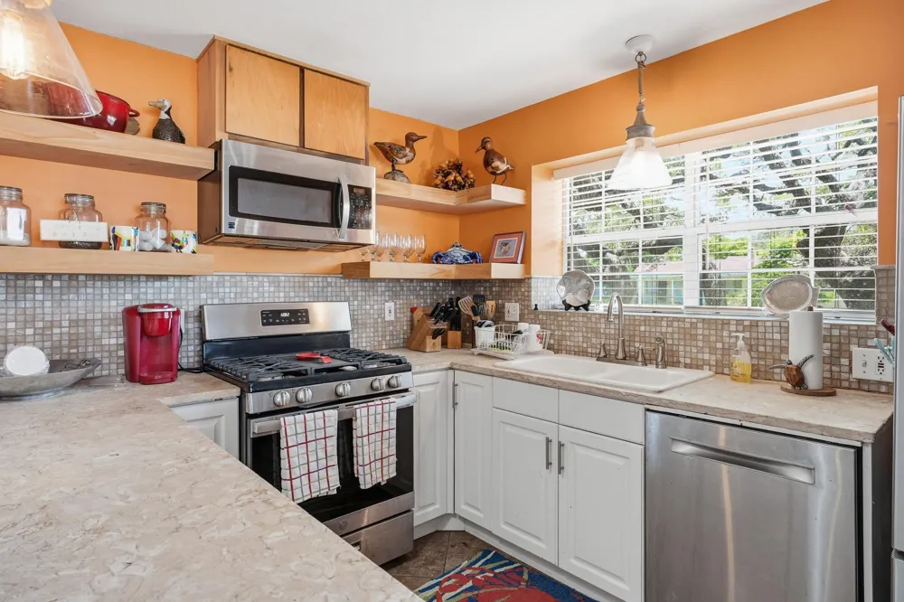 1029 Lady Claire Street Rockport, TX 78382