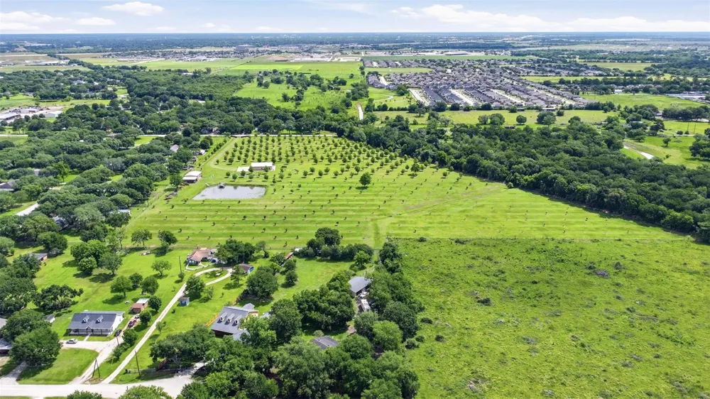 2740 Wehring Road Rosenberg, TX 77471