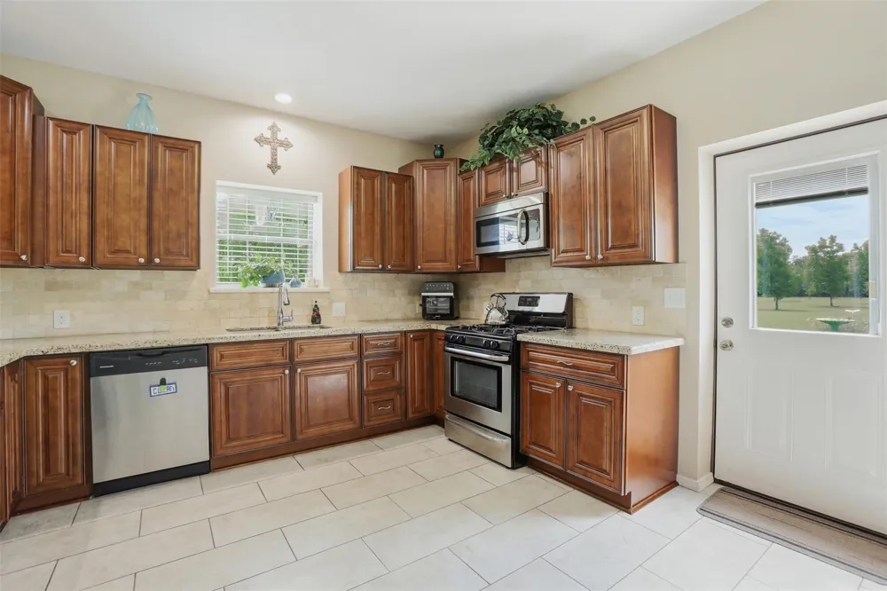 2740 Wehring Road Rosenberg, TX 77471