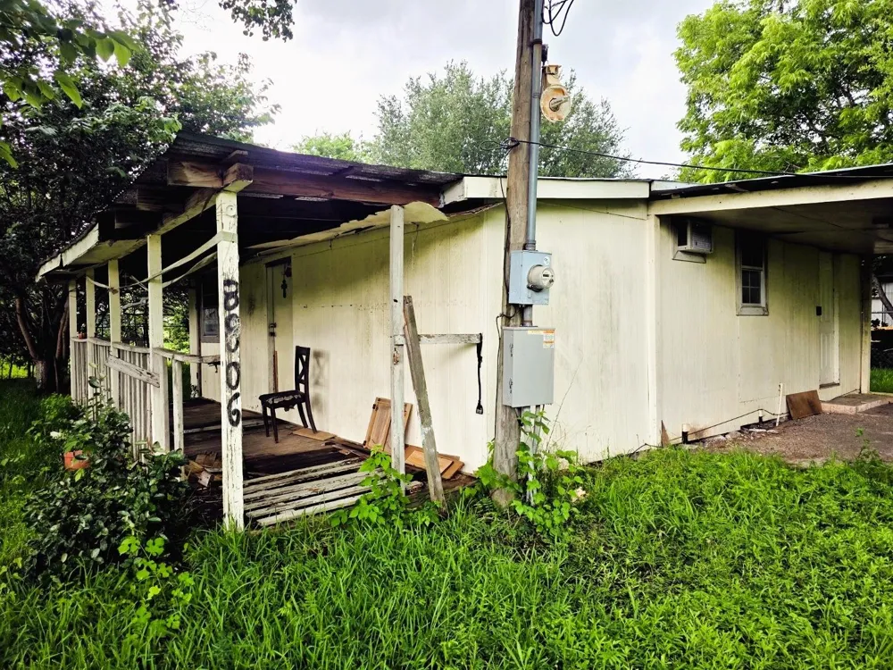 8806 Milby Street Needville, TX 77461