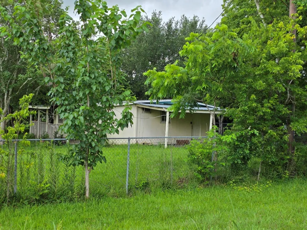 8806 Milby Street Needville, TX 77461