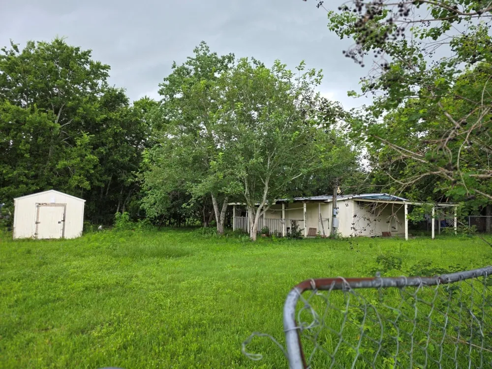 8806 Milby Street Needville, TX 77461