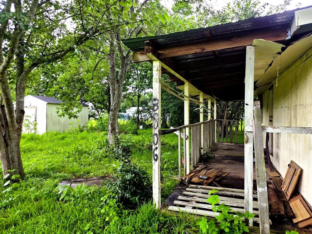 8806 Milby Street Needville, TX 77461