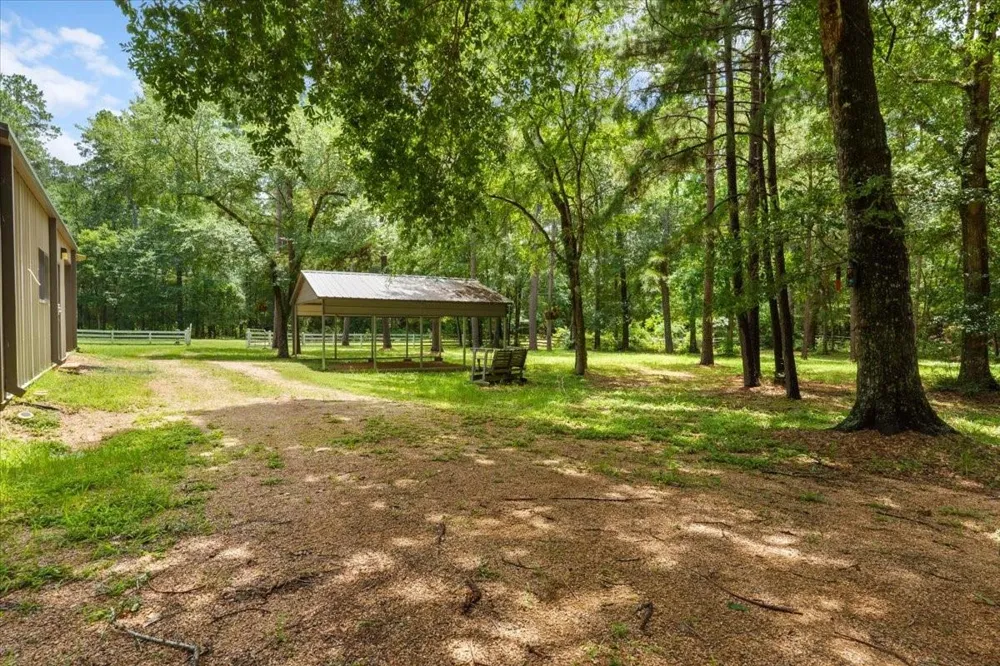 16375 Grand Flower Road Plantersville, TX 77363