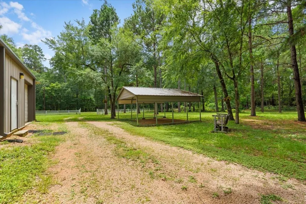 16375 Grand Flower Road Plantersville, TX 77363