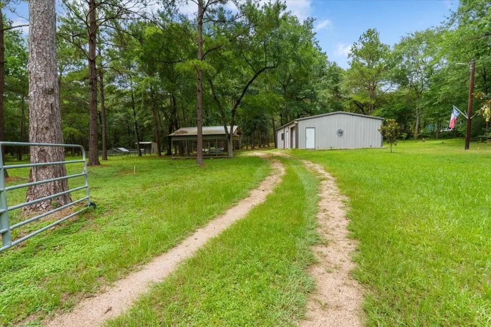 16375 Grand Flower Road Plantersville, TX 77363