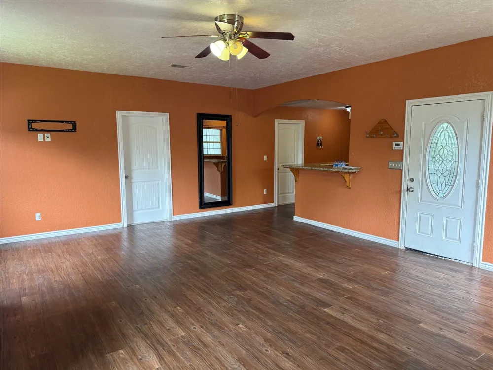 127 Metzwright Drive Anahuac, TX 77514